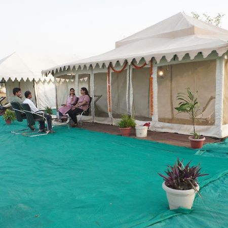ホテル Kumbh Canvas Tent City Allāhābād Junction エクステリア 写真